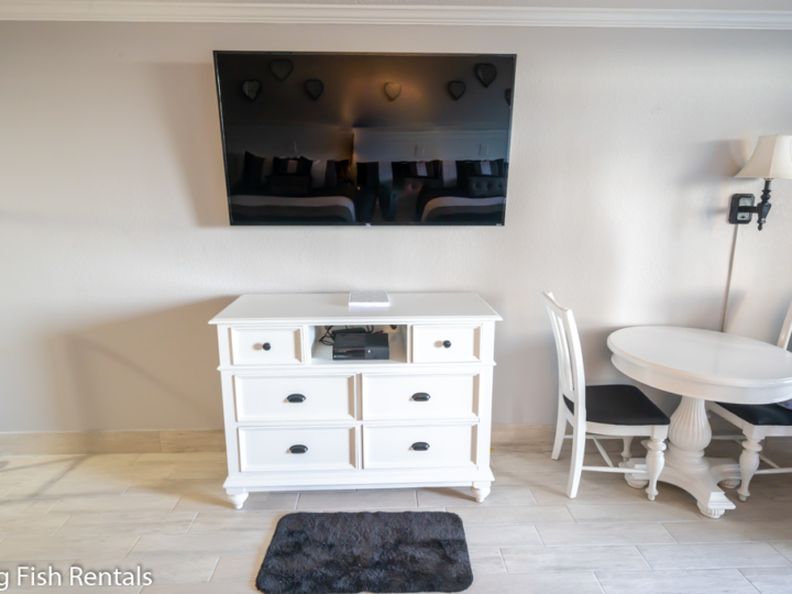 Compass Cove 133 Oceanfront Studio